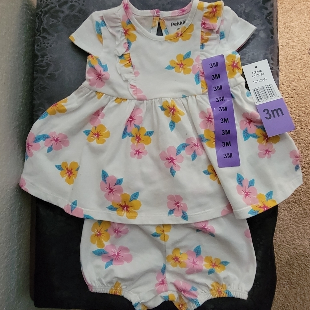 NWT Adorable baby outfit size 3M